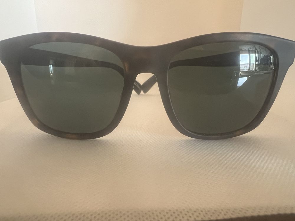 Ochelari de soare pentru barbati Emporio Armani !