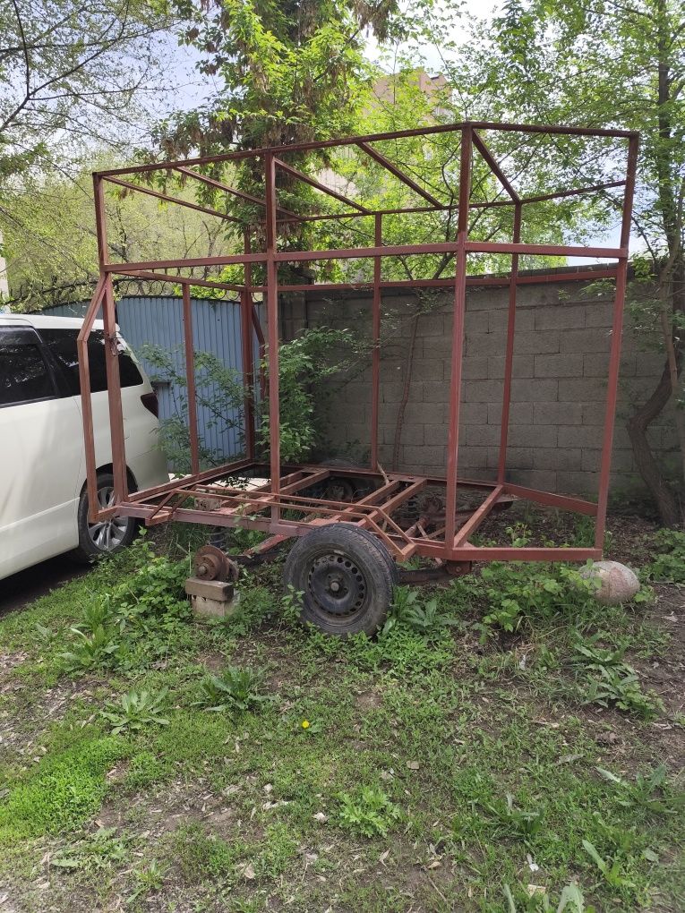 Коневозка прицеп