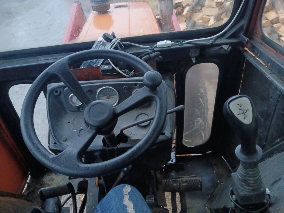 Tractor u 650 cu incarcator