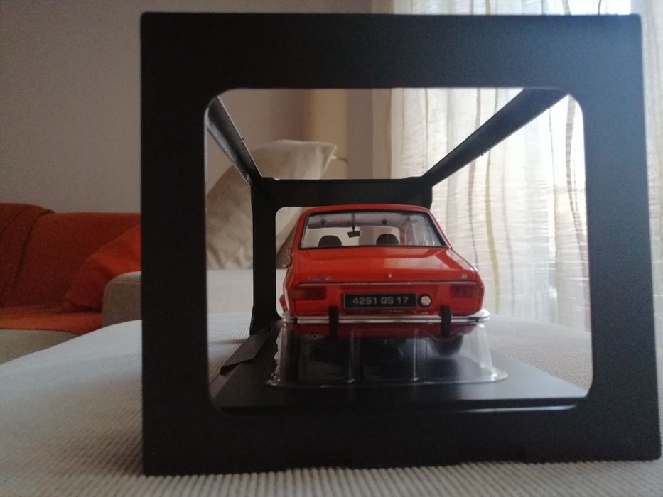 Vand macheta Renault 12 Ts (Dacia 1300) berlina noua portocalie 1/18