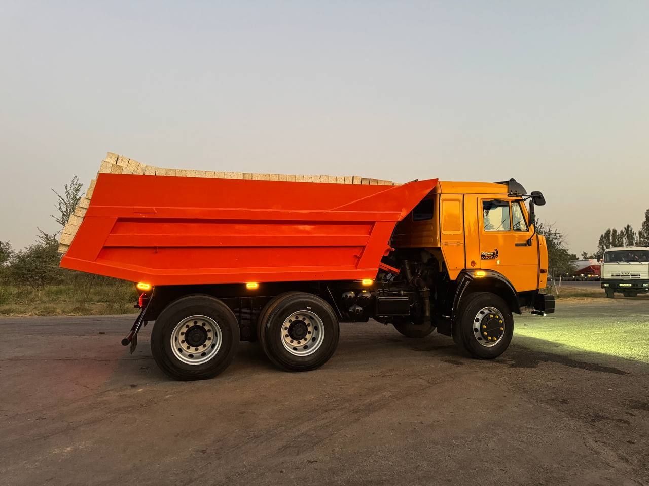 Kamaz 55111 sotiladi