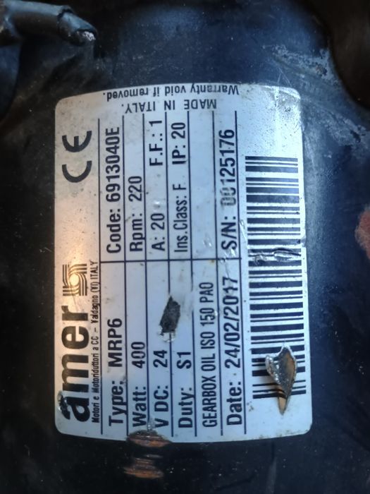 Motor electric cu reductor  24 v 180 , 220 rpm