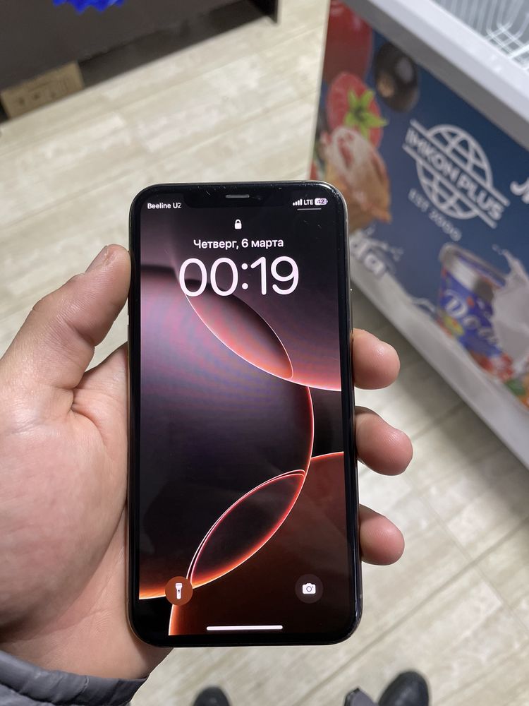 Iphone 11pro сотилади