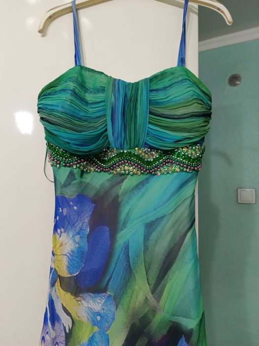 Продам вечернее платье в отличном состоянии