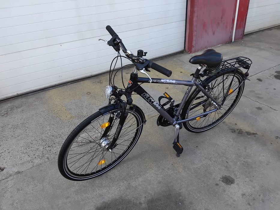 Vând bicicleta ktm din aluminiu pentru bărbați