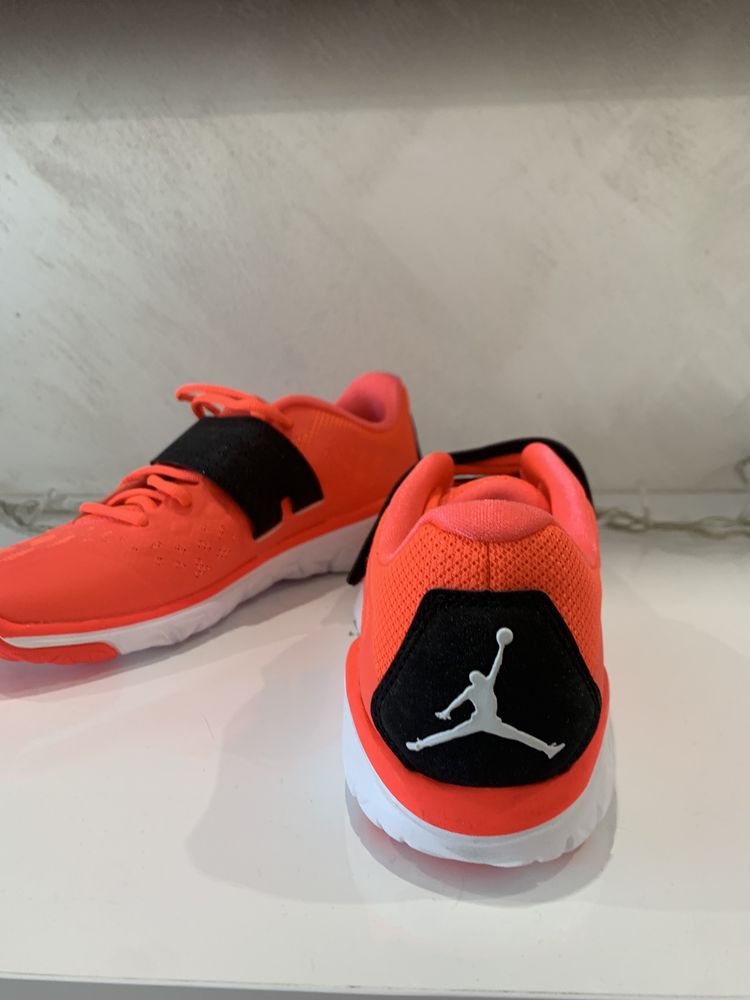 Nike Jordan маратонки