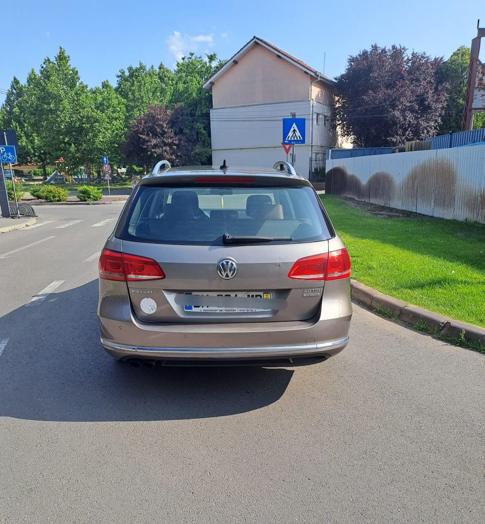 Vând passat , Interior Piele Maro, Euro 5, (4×4)!!