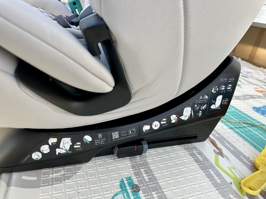ЧИСТО НОВ Britax romer advansafix pro lux