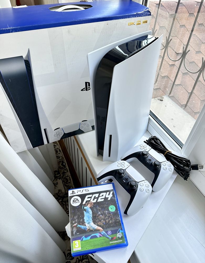 PlayStation 5 с дисководом 2 джойстика 1 диск