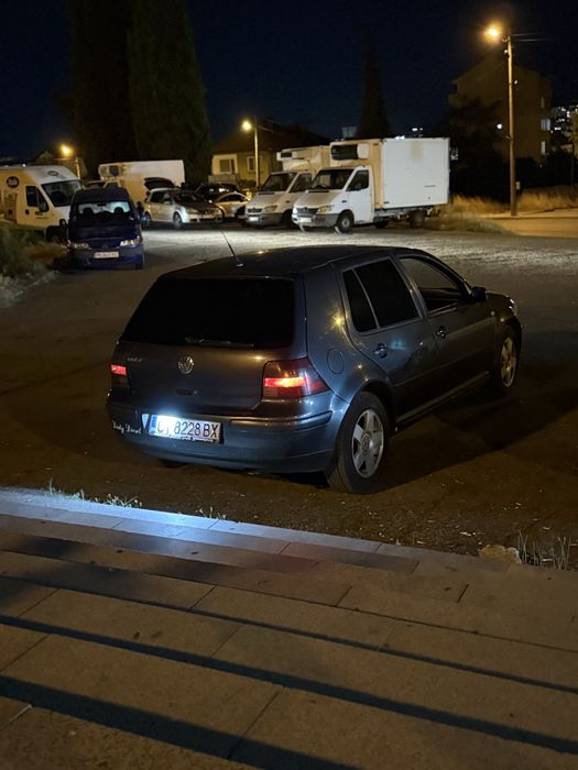 ВТОРИ СОБСТВЕНИК Golf4 1.9-110 Гледан със много любов