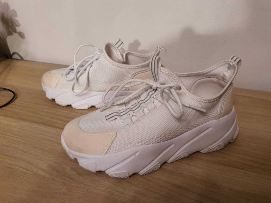 Удобни и леки маратонки