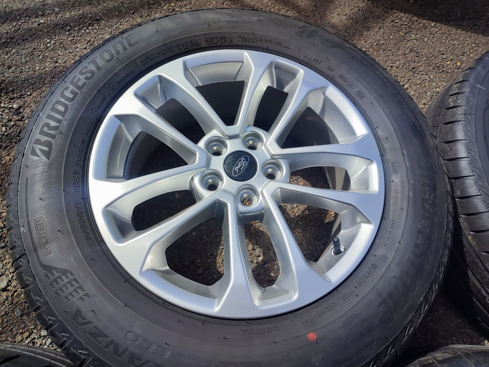 17" оригинални алуминиеви джанти с гуми за Ford Kuga...