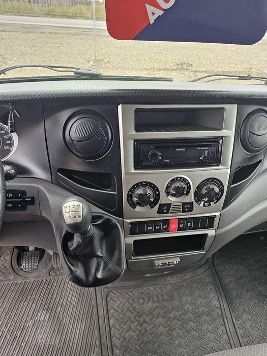 Iveco daily 6 locuri/ marfa/ 3 l diesel/2011