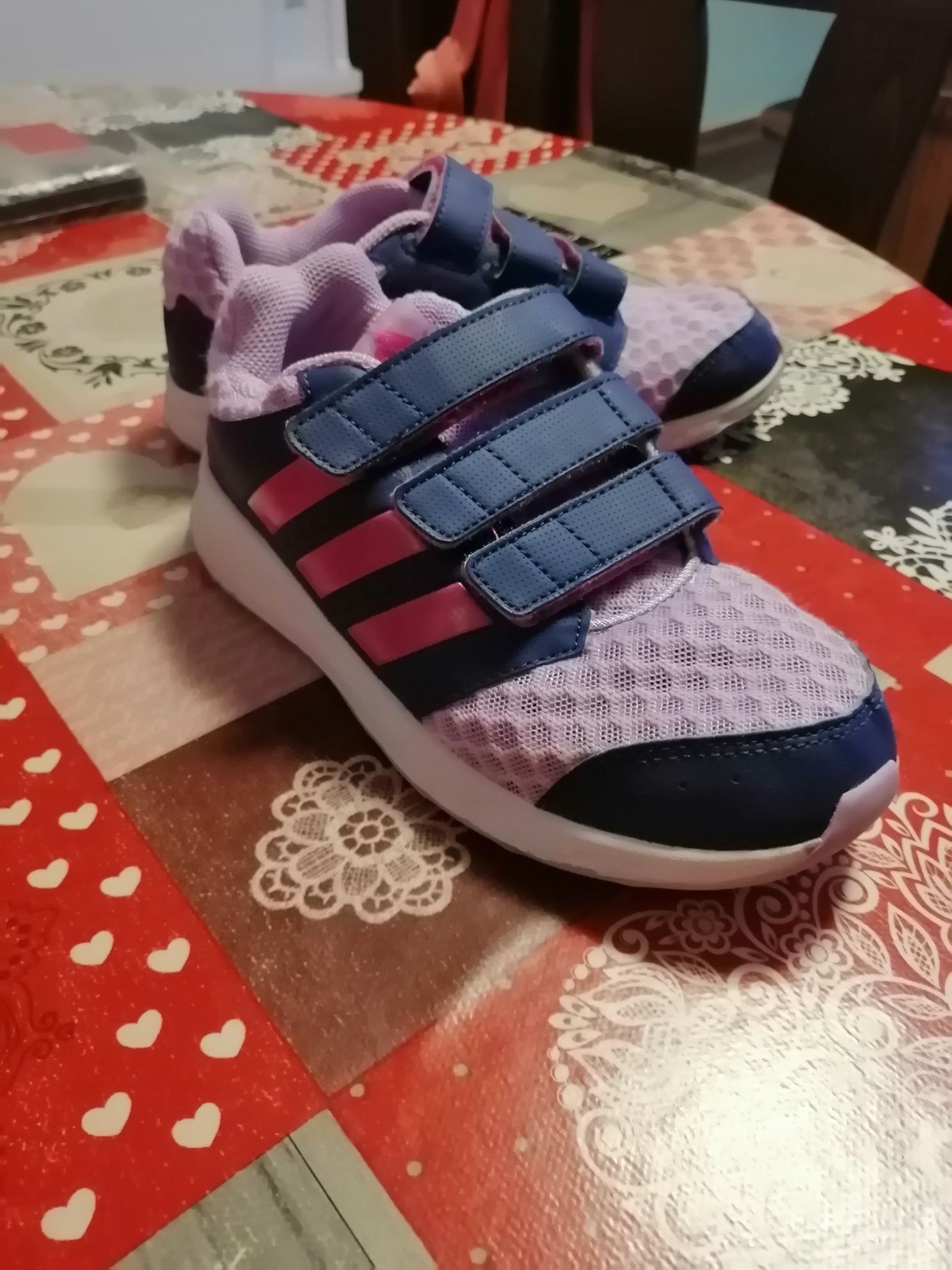 Маратонки Adidas 33 номер