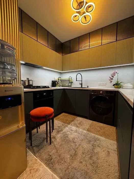 Срочно! Продаётся 4-комнатная квартира | Юнусабад, Ц-6 | Центр города