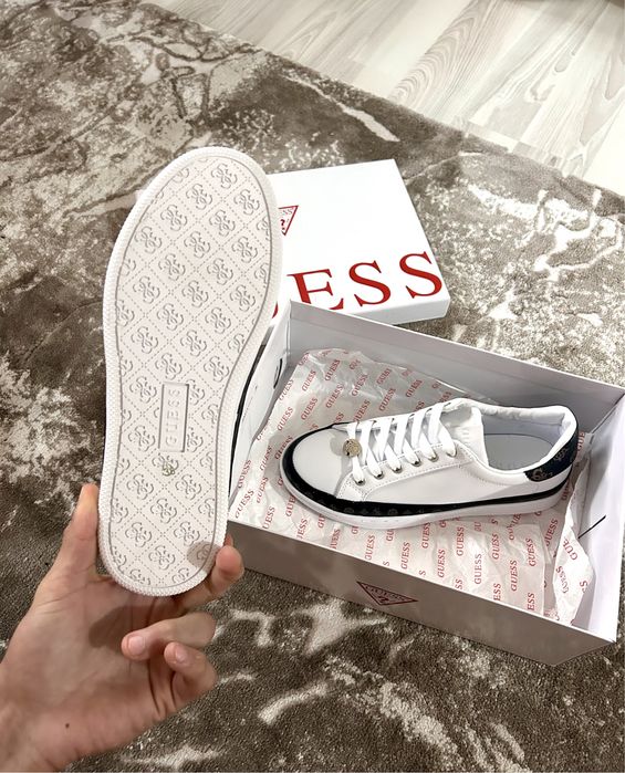 Adidasi Guess Eleganti