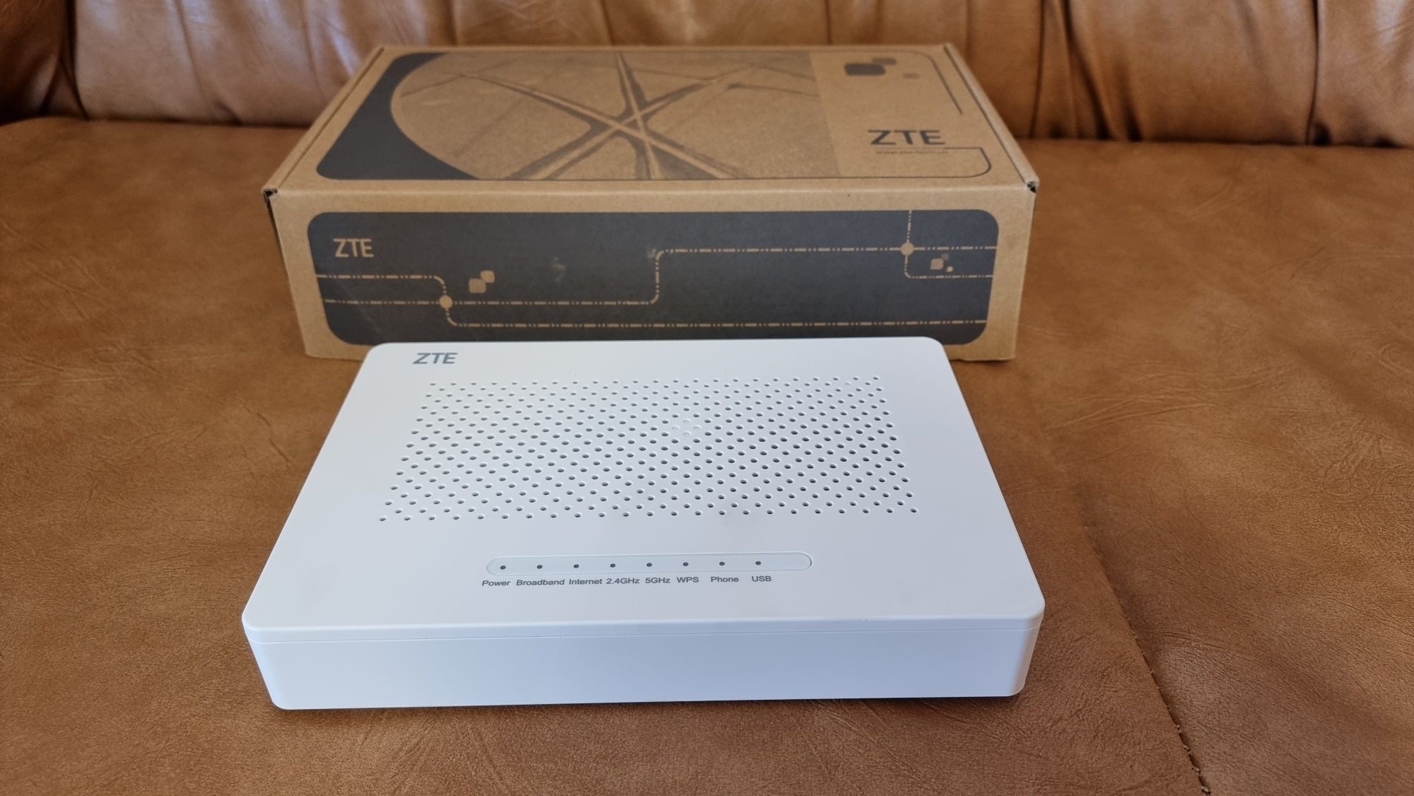 Router Wireless ZTE H298A, Nou