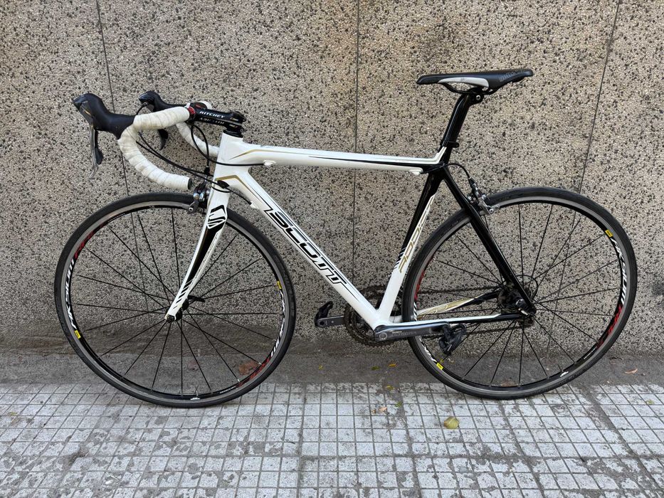 Scott Addict R3 Carbon/Shimano Ultegra 2x10/7.85 kg.