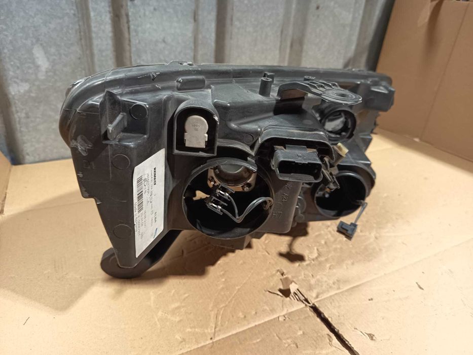 far stanga dacia sandero