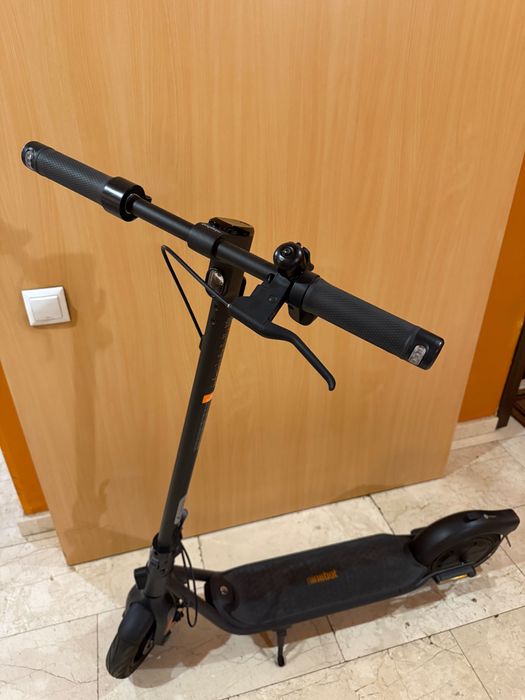 Продавам Ninebot KickScooter F2