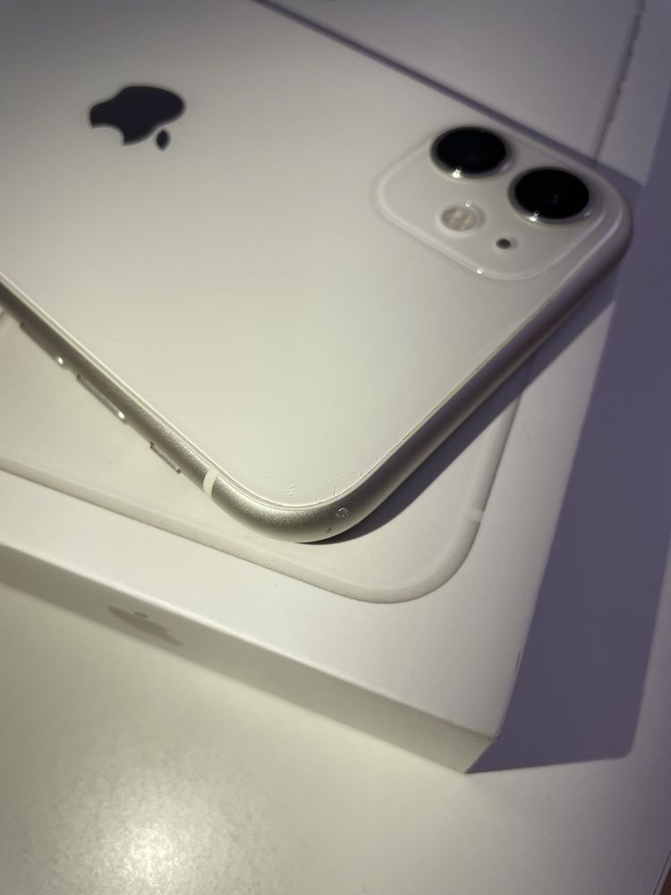 iPhone 11 128GB в гаранция