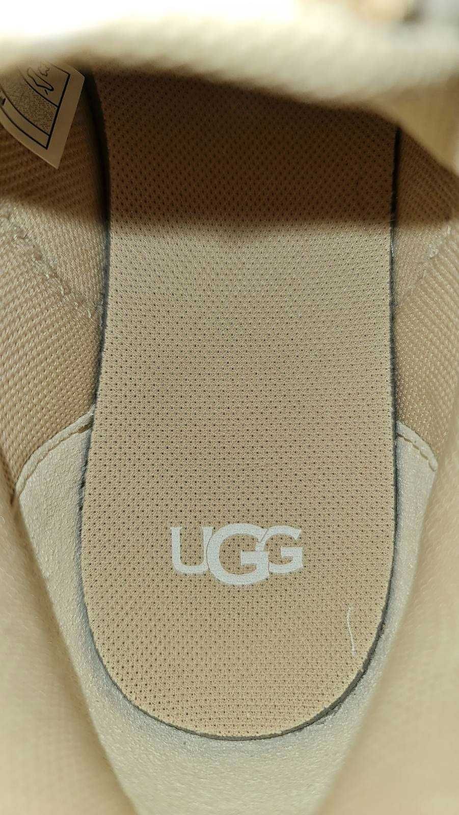 Дамски зимни маратонки UGG CA805 x ATMOS Trainer