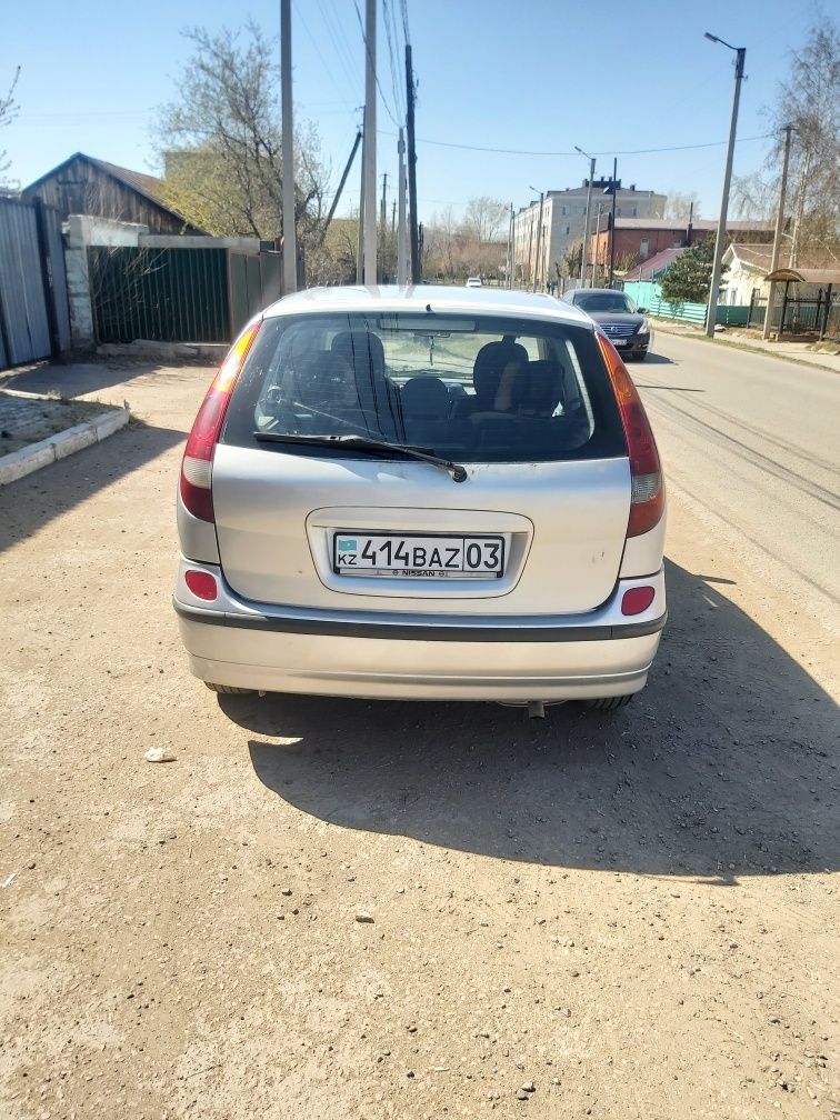 Nissan Almera Tino 2002 дизель