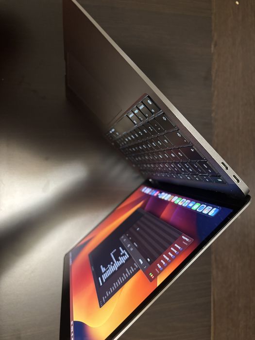 Macbook air M1 2020 space gray 256gb ssd 8gb ram