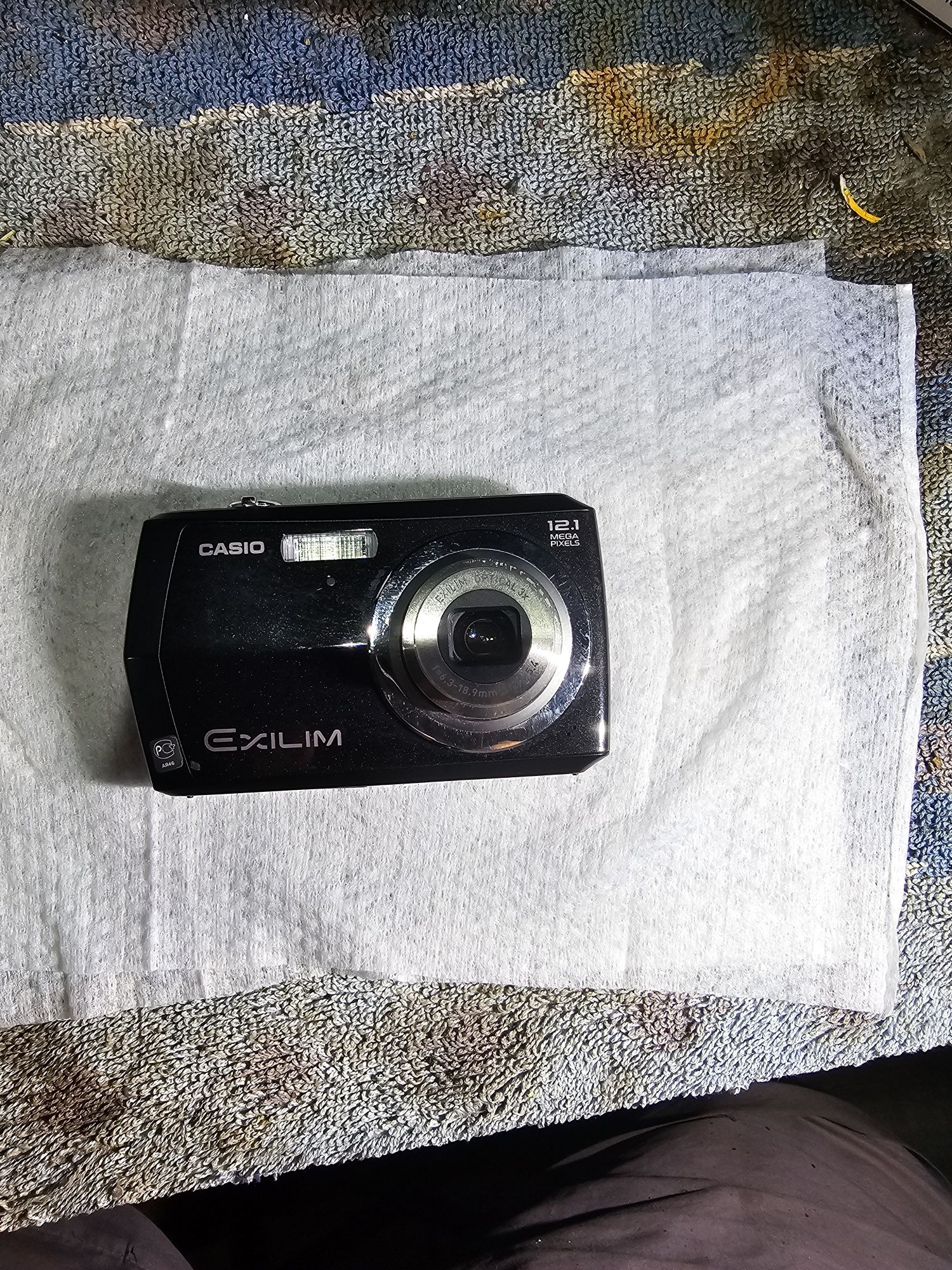 Фотоапарат Casio Exsilim
