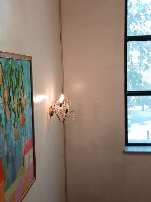 Продам люстру и 2 бра.