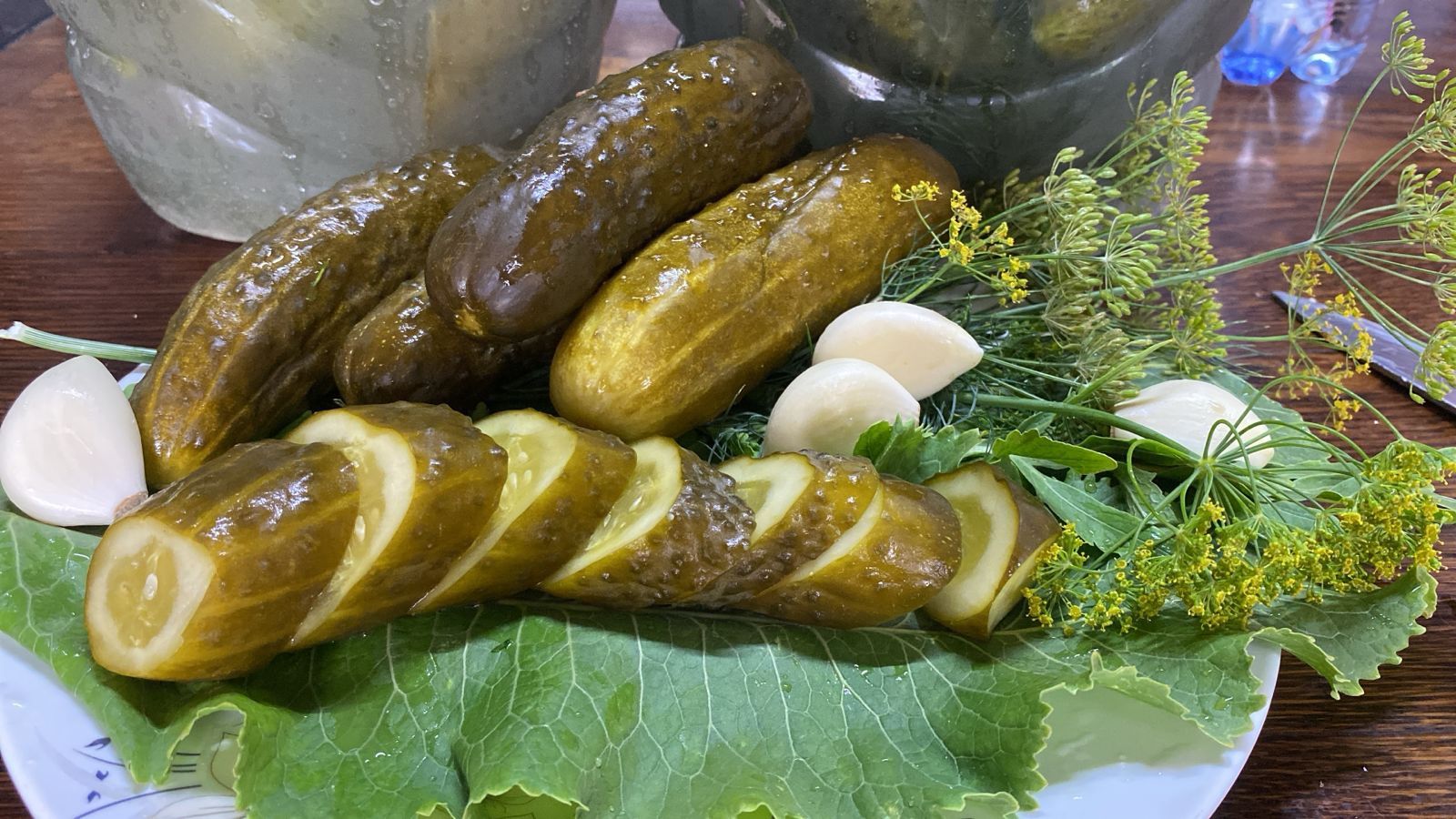 Огурцы солёные, хрустящие.