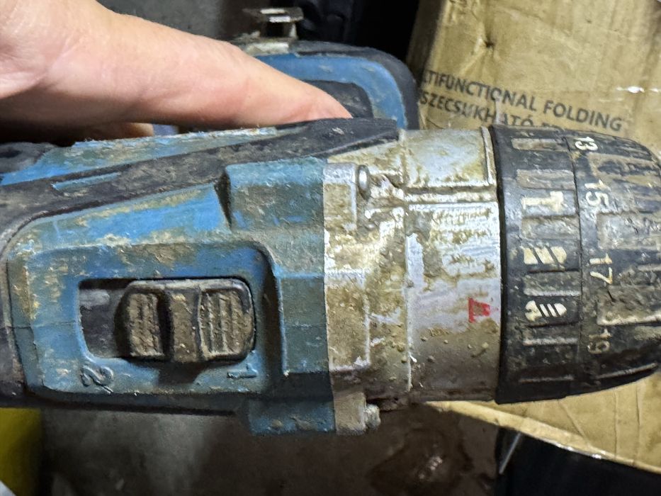 Autofiletanta makita DHP 458 mandrina metalica