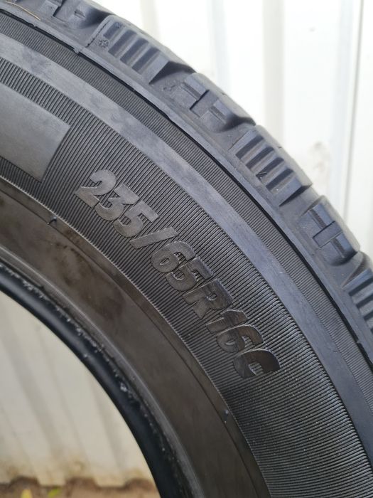2 Anvelope de iarna *235/65R16C*Michelin*LICHIDARE STOC*75 Lei Buc*
