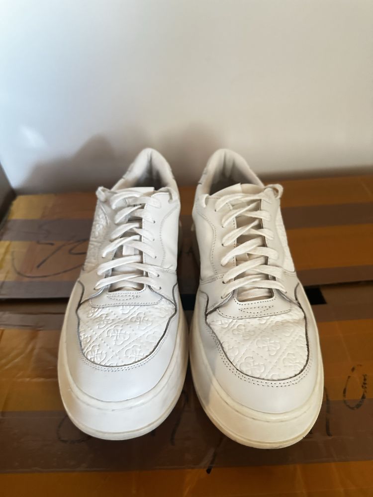 Guess Ciano бели обувки за дънки nike