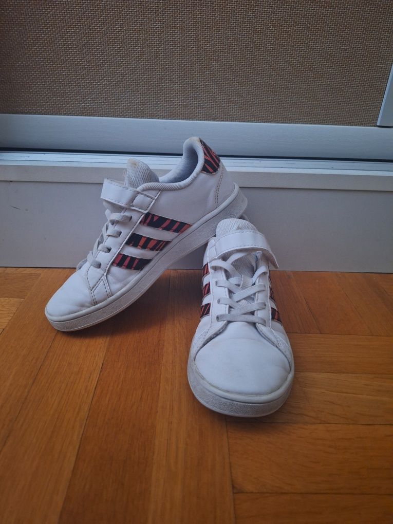 ADIDAS SPORTSWEAR Обувки Grand Court Tiger-Print