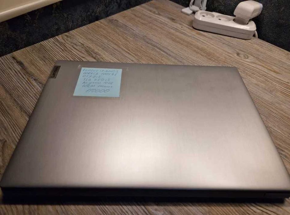 Ноутбук Lenovo Corei3 модель idiapad3 15IGL05\состояние отличное