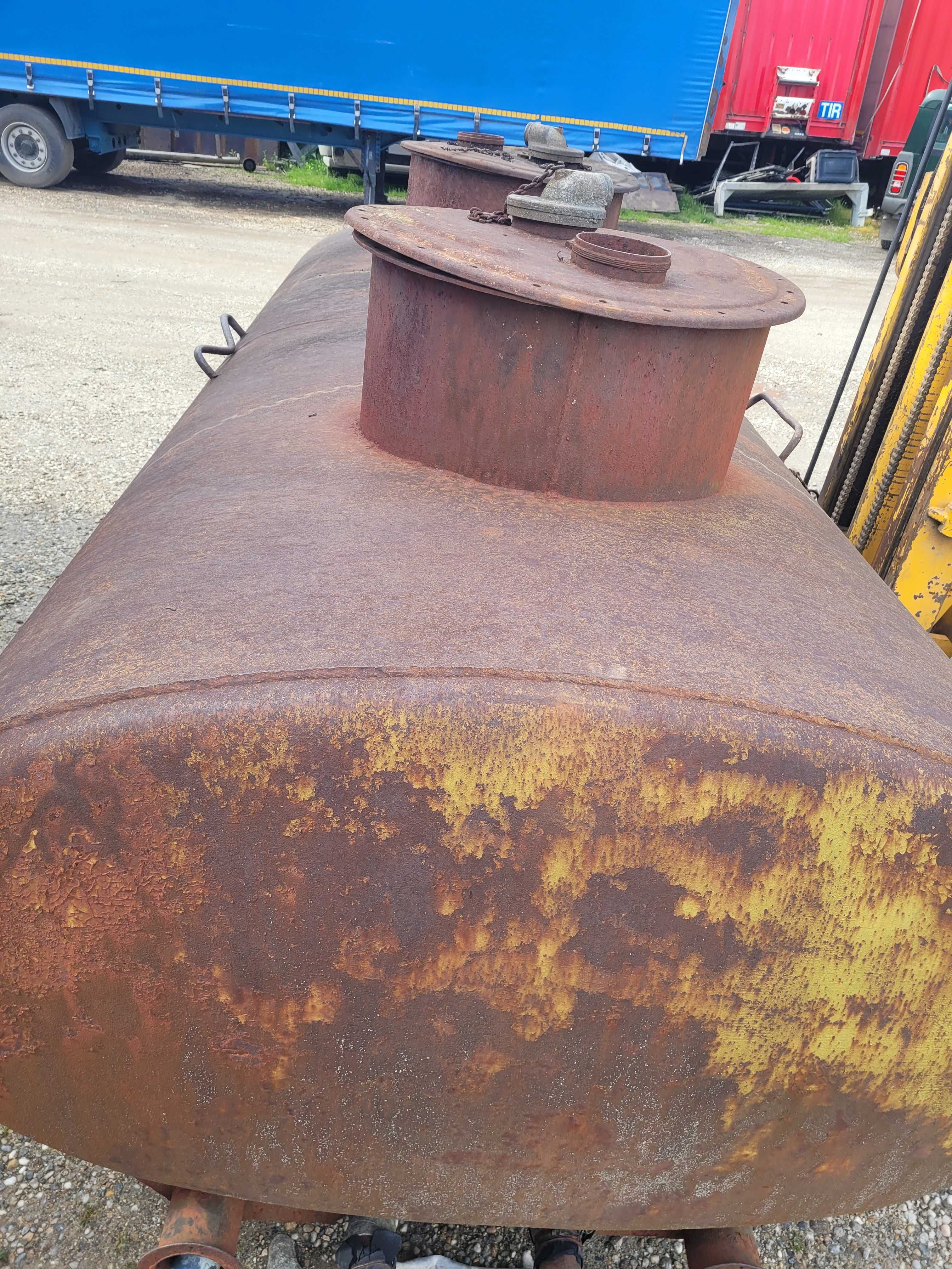 Bazin cisterna metalica de 3500 litri cu 2 compartimente