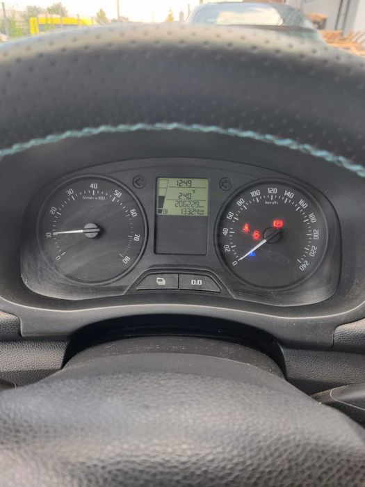 Vand Skoda Fabia 2013, 1.2, benzina, 207000 km 3600 euro