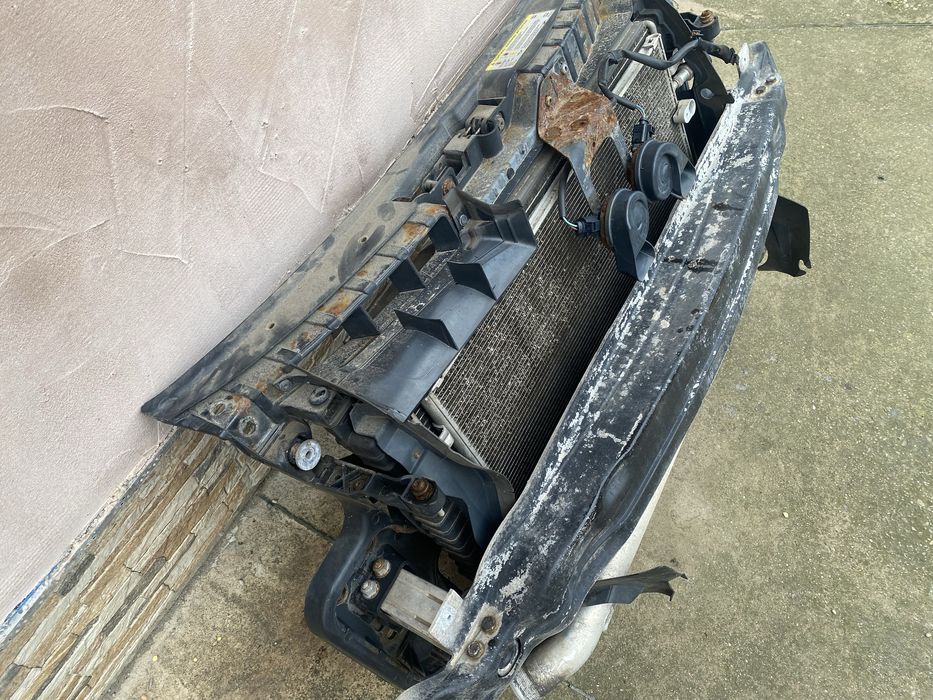 100 Lei! Trager tragar fata Audi A6 C6 2.0 Radiator Electroventilator