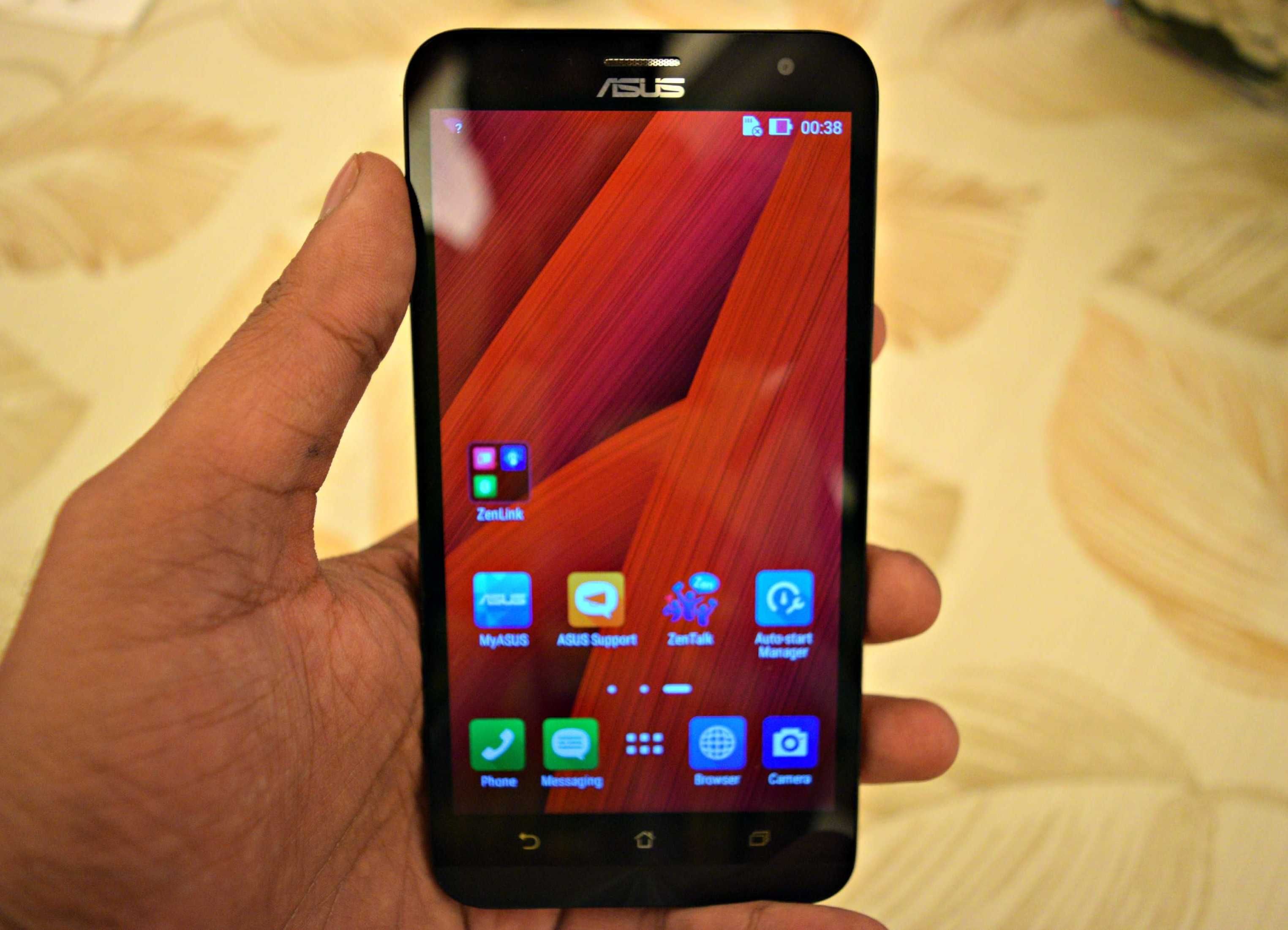 Телефон ASUS ZenFone 2