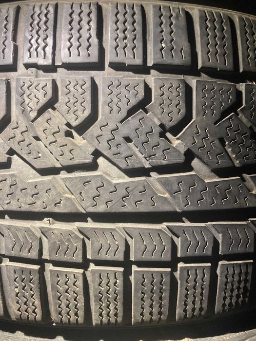 Всесезонни гуми 275 40 20 KUMHO 2броя