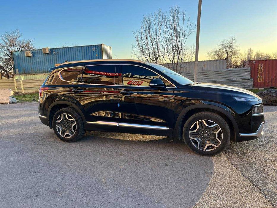 Продаётся HYUNDAI SANTAFE 2022