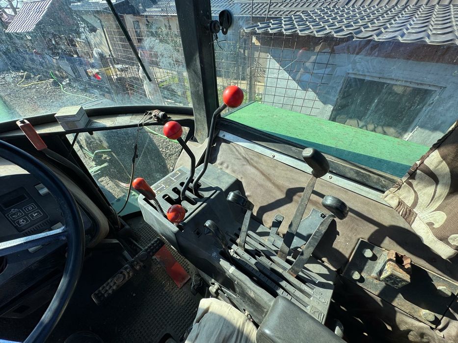 Vând tractor john deere 3650 și plug cu 4 brazde reversibil.Negociabil