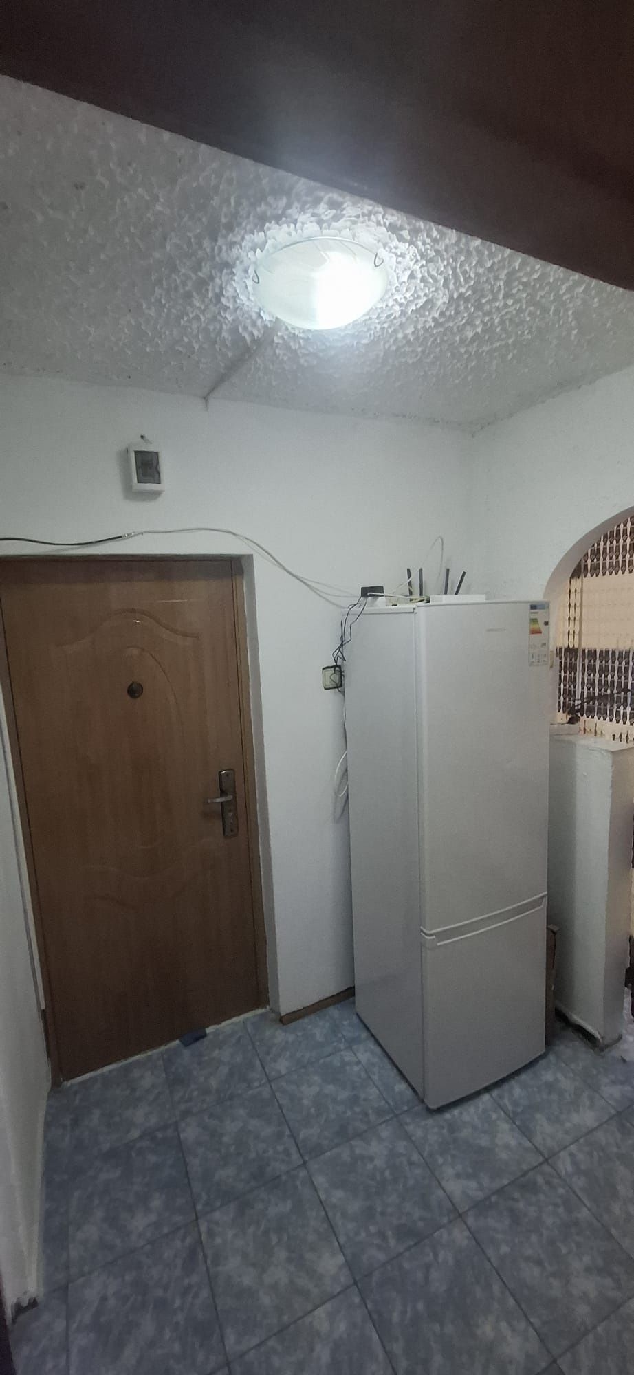 Inchiriez apartament cu 2 camere
