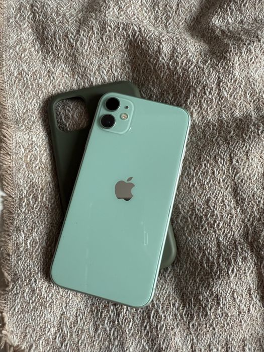 Продам Iphone 11 в рабочем,хорошем состоянии