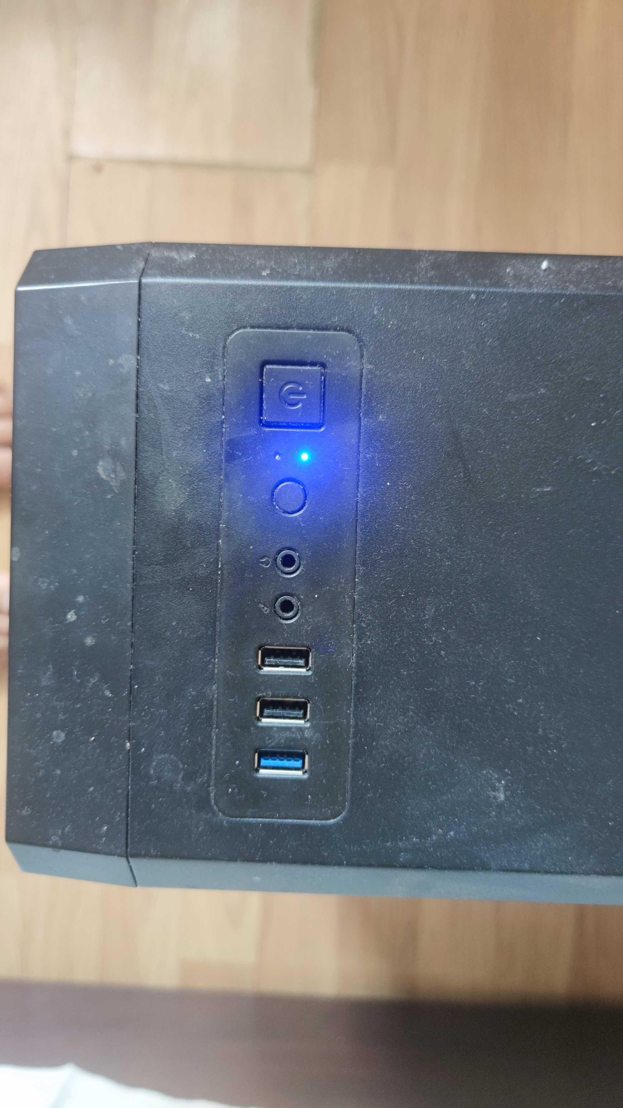 Desktop компютър