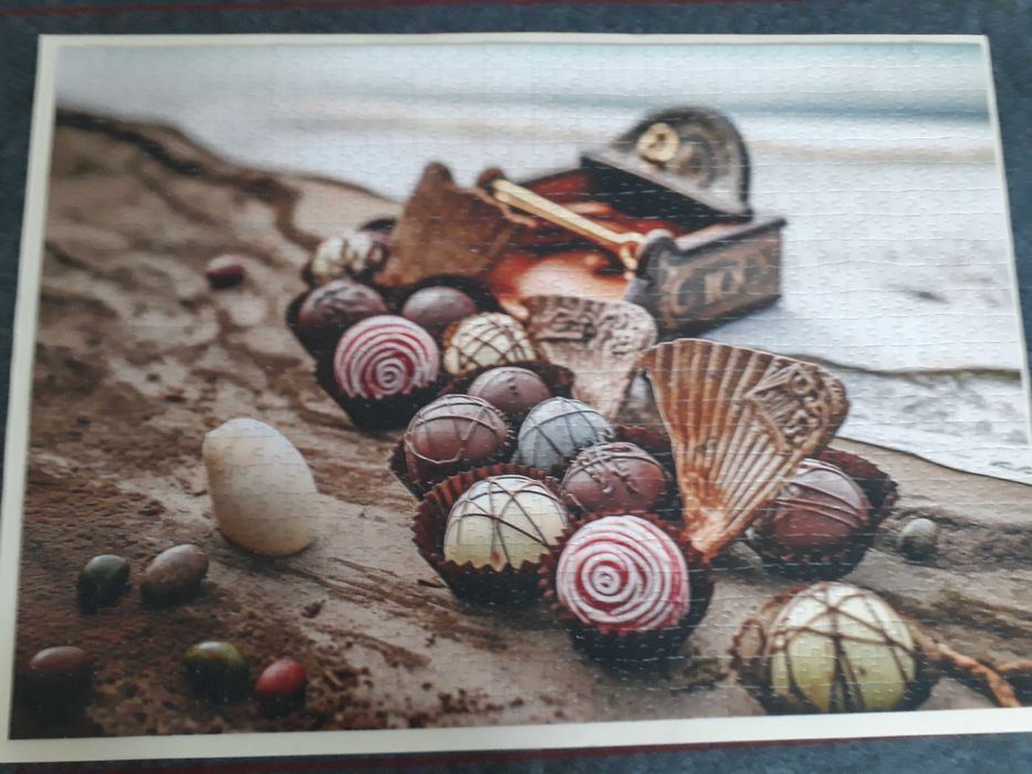 Два пъзела на "NOVA  PUZZEL"  и един на "ВРЕТЕНО".