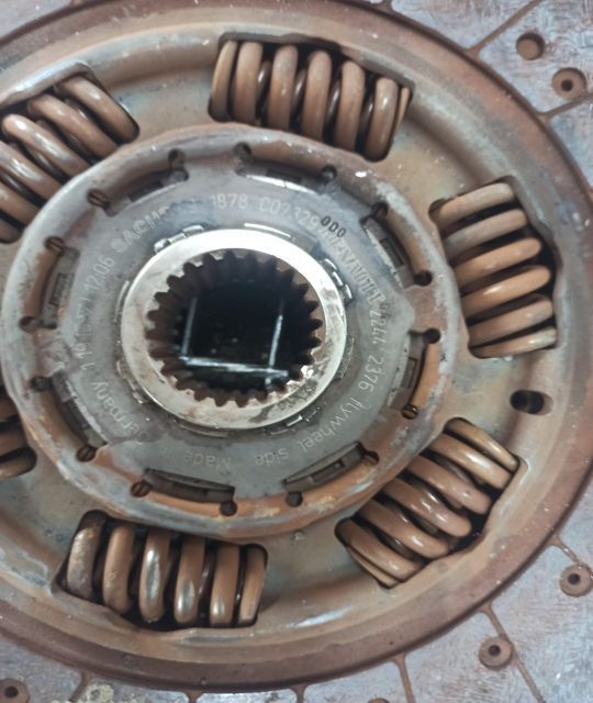 kit ambreiaj + volanta 11DTI 22442376 Renault T 460 generatia 1  [din 2013 pana  2023] seria