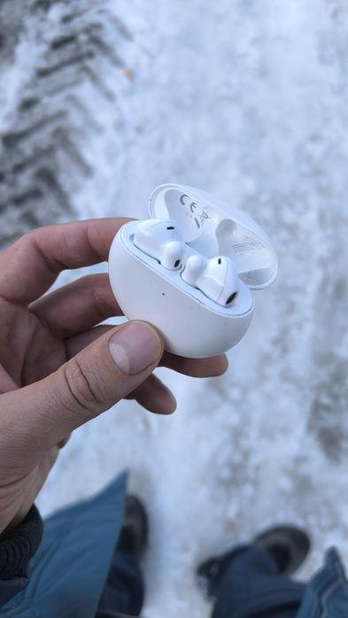 Продам наушники Huawei freebuds 4
