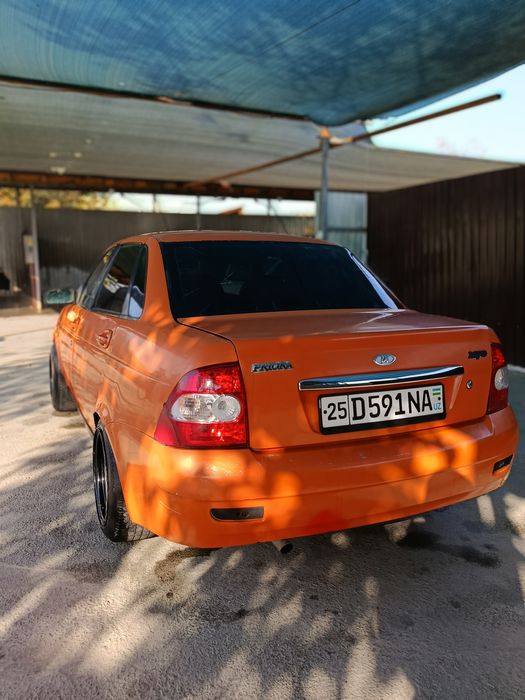 Lada. (Vaz 2170).  Priora sotiladi yoki barterga